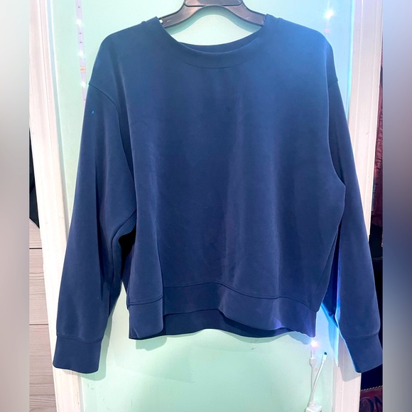 Navy blue top - Picture 1 of 2